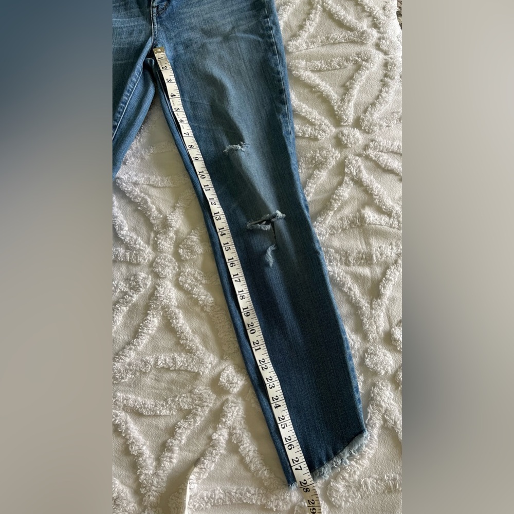 Madewell 10" High-Rise Skinny Distressed Tulip Hem Blue Jeans Size 28 - Picture 13 of 13